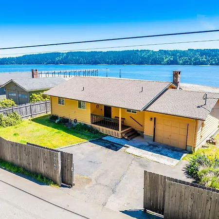 Waterfront Retreat, Relaxation, Fun In Hood Canal